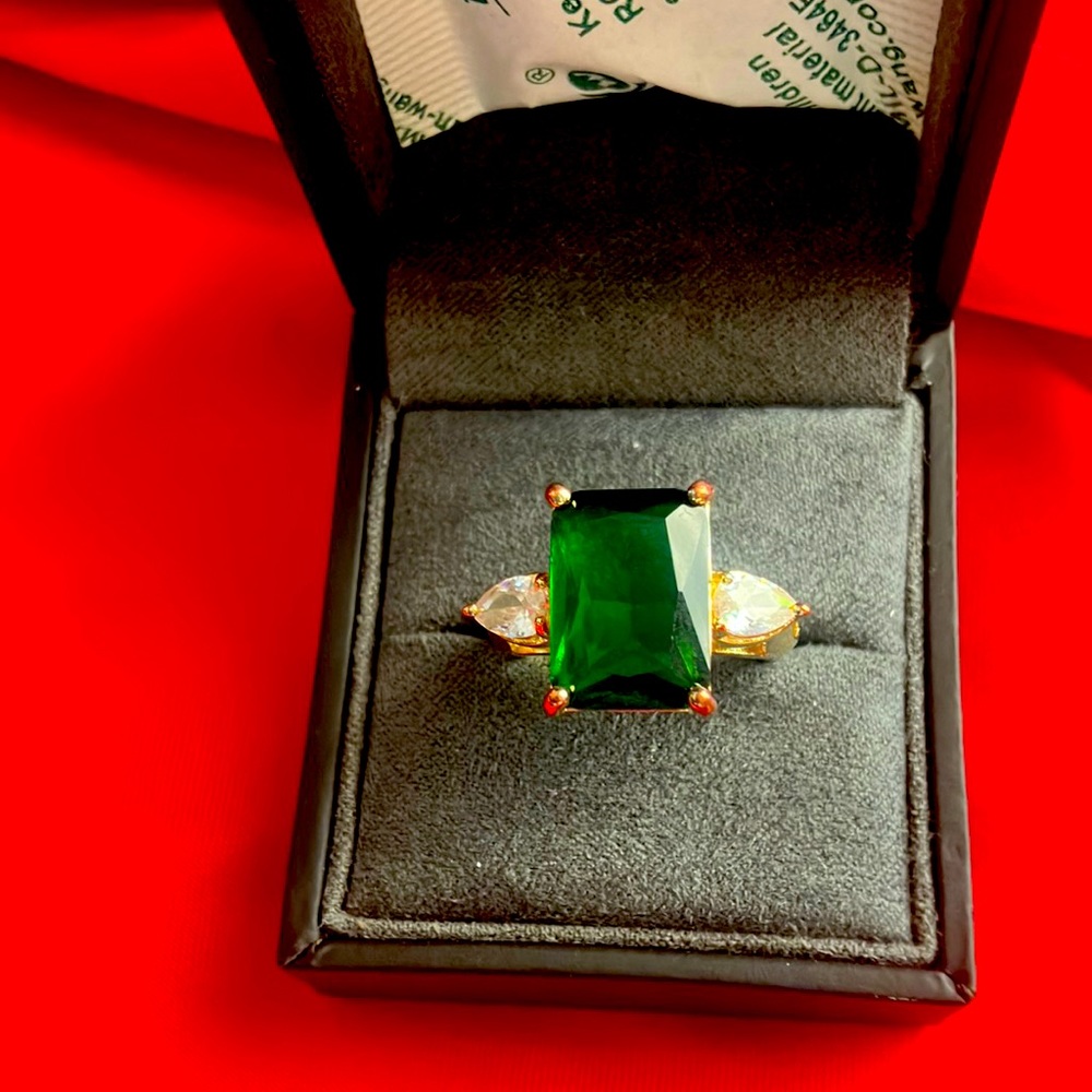 Emerald ring
